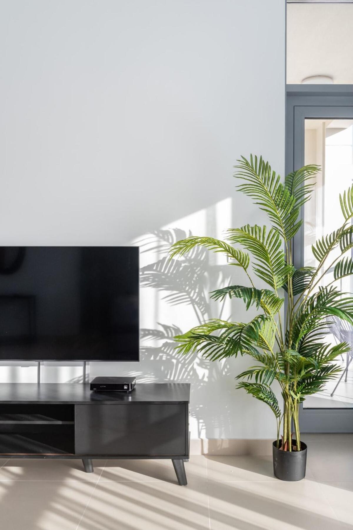 Silkhaus Spacious Central Downtown 1Bdr In New Tower Дубай Екстериор снимка