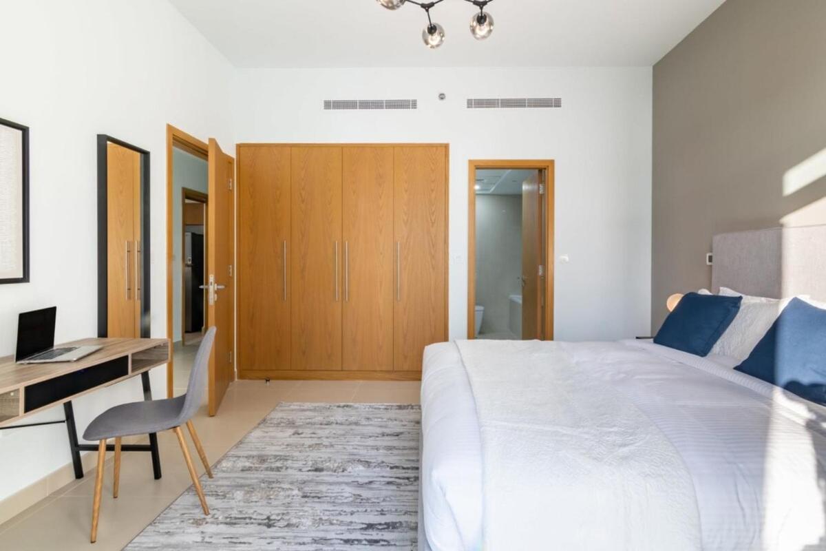 Silkhaus Spacious Central Downtown 1Bdr In New Tower Дубай Екстериор снимка