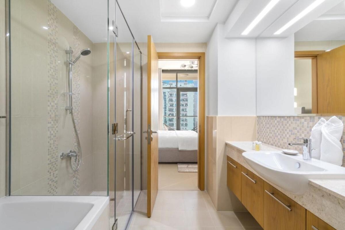 Silkhaus Spacious Central Downtown 1Bdr In New Tower Дубай Екстериор снимка